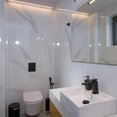 Xenias Luxury Villa *