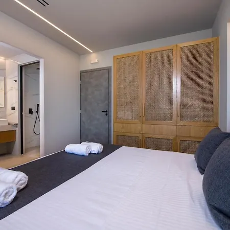 Xenias Luxury