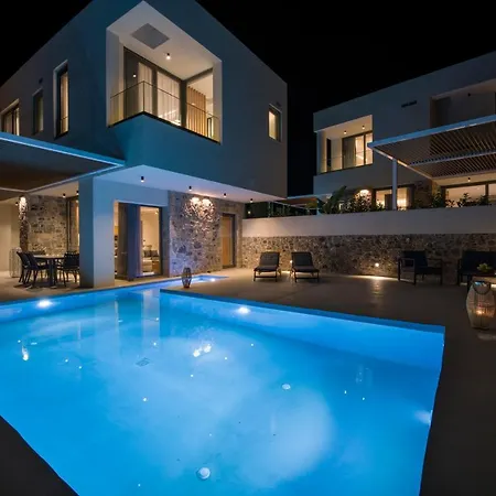 Xenias Luxury Villa *