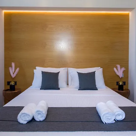 Xenias Luxury Villa *