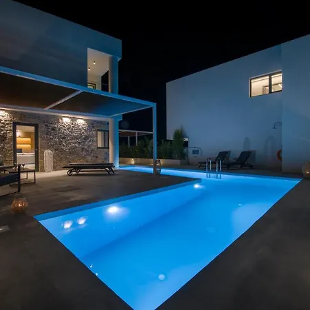 Xenias Luxury Villa
