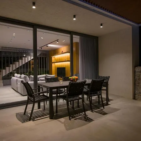 Xenias Luxury * Kalathas
