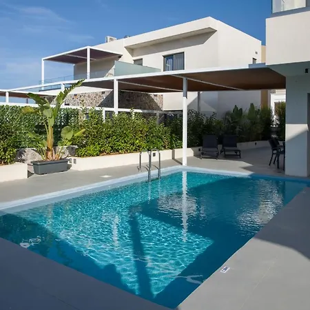 Xenias Luxury * Kalathas